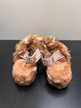 Load image into Gallery viewer, Uggs Casual Shoes Womens 8
