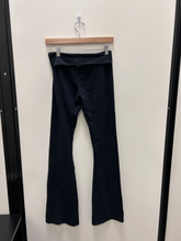 Load image into Gallery viewer, Brandy Melville Pants Size Small
