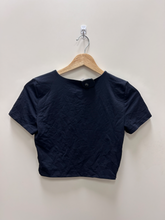 Load image into Gallery viewer, Babaton Short Sleeve Top Size Medium
