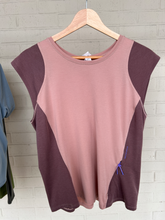 Load image into Gallery viewer, Lulu Lemon Athletic Top Size Large
