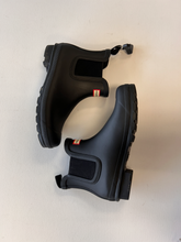 Load image into Gallery viewer, Hunter Boots Womens 10
