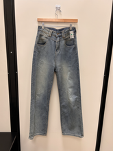 Load image into Gallery viewer, Denim Size 3/4 (27)
