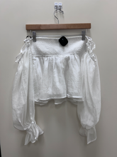 Load image into Gallery viewer, Forever 21 Long Sleeve Top Size Medium
