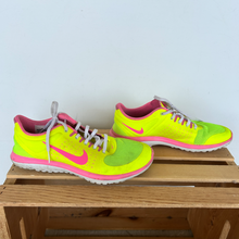 Load image into Gallery viewer, Nike Womens Athletic Shoes Womens 8.5
