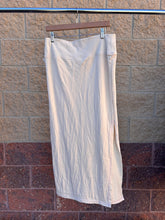 Load image into Gallery viewer, Urban Outfitters ( U ) Long Skirt Size Large
