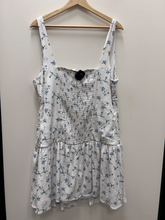Load image into Gallery viewer, Wild Fable Dress Size XXL
