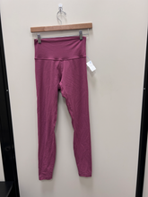 Load image into Gallery viewer, Lululemon Athletic Pants Size 5/6 (28)
