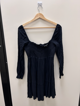 Load image into Gallery viewer, Abercrombie &amp; Fitch Dress Size Large
