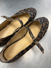 Load image into Gallery viewer, H &amp; M Casual Shoes Womens 8

