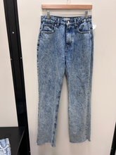Load image into Gallery viewer, So Denim Size 7/8 (29)
