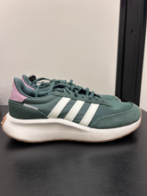 Load image into Gallery viewer, Adidas Womens Athletic Shoes Womens 7
