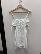 Load image into Gallery viewer, Abercrombie &amp; Fitch Dress Size Small
