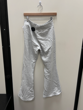 Load image into Gallery viewer, Brandy Melville Pants Size Small
