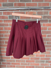 Load image into Gallery viewer, Asos Short Skirt Size 5/6
