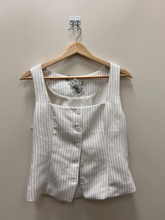 Load image into Gallery viewer, Abercrombie &amp; Fitch Tank Top Size Medium
