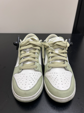 Load image into Gallery viewer, Nike Casual Shoes Womens 7
