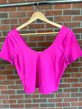 Load image into Gallery viewer, Lulu Lemon Athletic Top Size Medium
