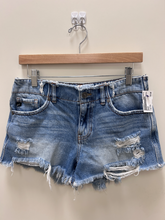 Load image into Gallery viewer, Kancan Shorts Size 5/6
