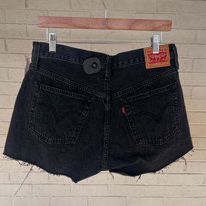 Levi Shorts Size 9/10