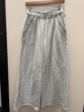 Load image into Gallery viewer, Edikted Pants Size Small
