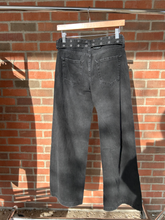 Load image into Gallery viewer, Aeropostale Pants Size 0 (24)
