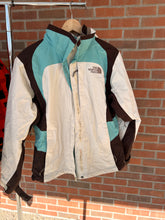 Load image into Gallery viewer, North Face Heavy Outerwear Size Medium
