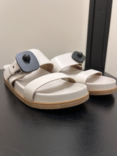 Load image into Gallery viewer, Dolce Vita Sandals Womens 9.5
