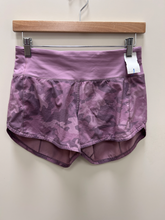 Load image into Gallery viewer, Lululemon Athletic Shorts Size Medium
