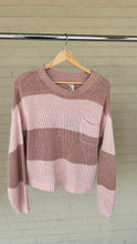 Load image into Gallery viewer, American Eagle Sweater Size Extra Small
