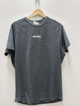Load image into Gallery viewer, Alphalete Athletic Top Size Small
