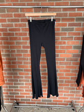 Load image into Gallery viewer, Aerie Pants Size Medium
