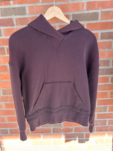 Load image into Gallery viewer, Lulu Lemon Sweatshirt Size Small
