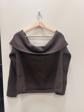 Load image into Gallery viewer, Abercrombie &amp; Fitch Sweater Size Extra Large
