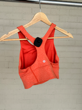Load image into Gallery viewer, Lulu Lemon Athletic Top Size Medium
