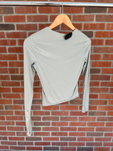 Load image into Gallery viewer, Abercrombie &amp; Fitch Long Sleeve Top Size Small
