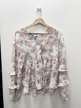 Load image into Gallery viewer, American Eagle Long Sleeve Top Size Small
