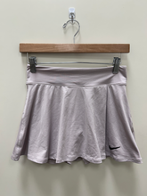 Load image into Gallery viewer, Nike Athletic Shorts Size Extra Small
