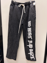 Load image into Gallery viewer, Pants Size Large
