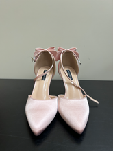 Load image into Gallery viewer, Dress Shoes Womens 6.5

