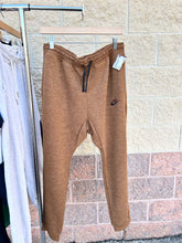 Load image into Gallery viewer, Nike Athletic Pants Size 2XL

