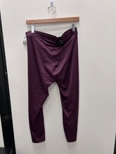 Load image into Gallery viewer, Skims Athletic Pants Size Extra Large
