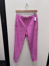 Load image into Gallery viewer, Gap Athletic Pants Size Small
