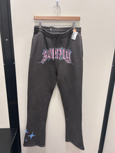Load image into Gallery viewer, Pants Size Medium
