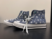 Load image into Gallery viewer, Converse Womens Athletic Shoes Womens 7
