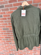 Load image into Gallery viewer, Knox Rose Outerwear Size Medium
