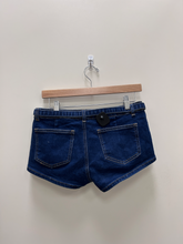 Load image into Gallery viewer, Edikted Shorts Size Medium
