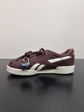 Load image into Gallery viewer, Reebok Womens Athletic Shoes Womens 8
