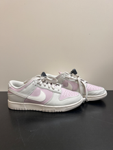 Load image into Gallery viewer, Nike Womens Athletic Shoes Womens 8.5
