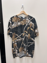 Load image into Gallery viewer, Real Tree Short Sleeve Top Size Large
