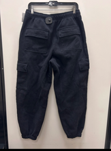 Load image into Gallery viewer, Tna Pants Size Medium
